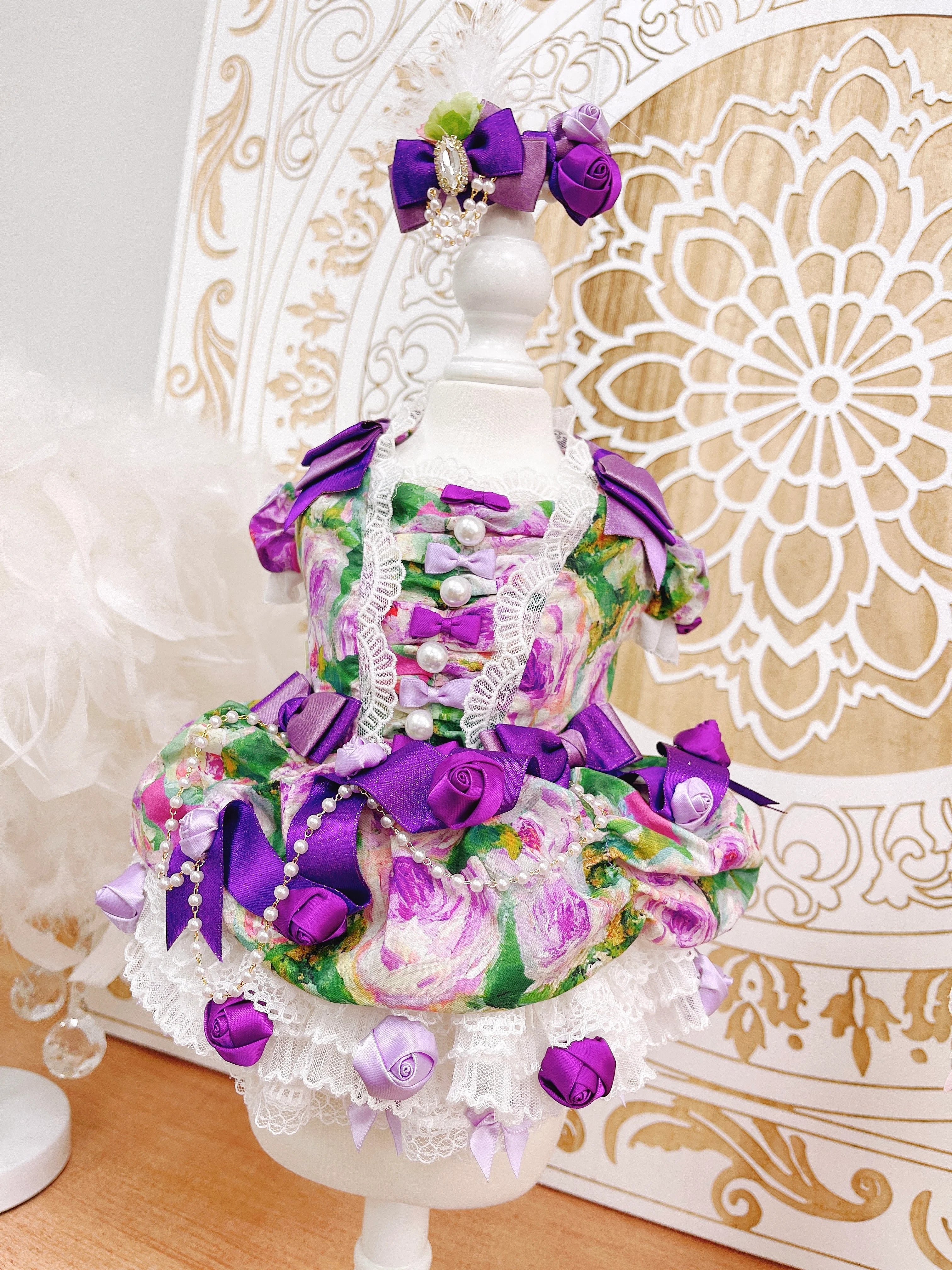 High quality handmade dog dresses Queen Victoria - Image 4
