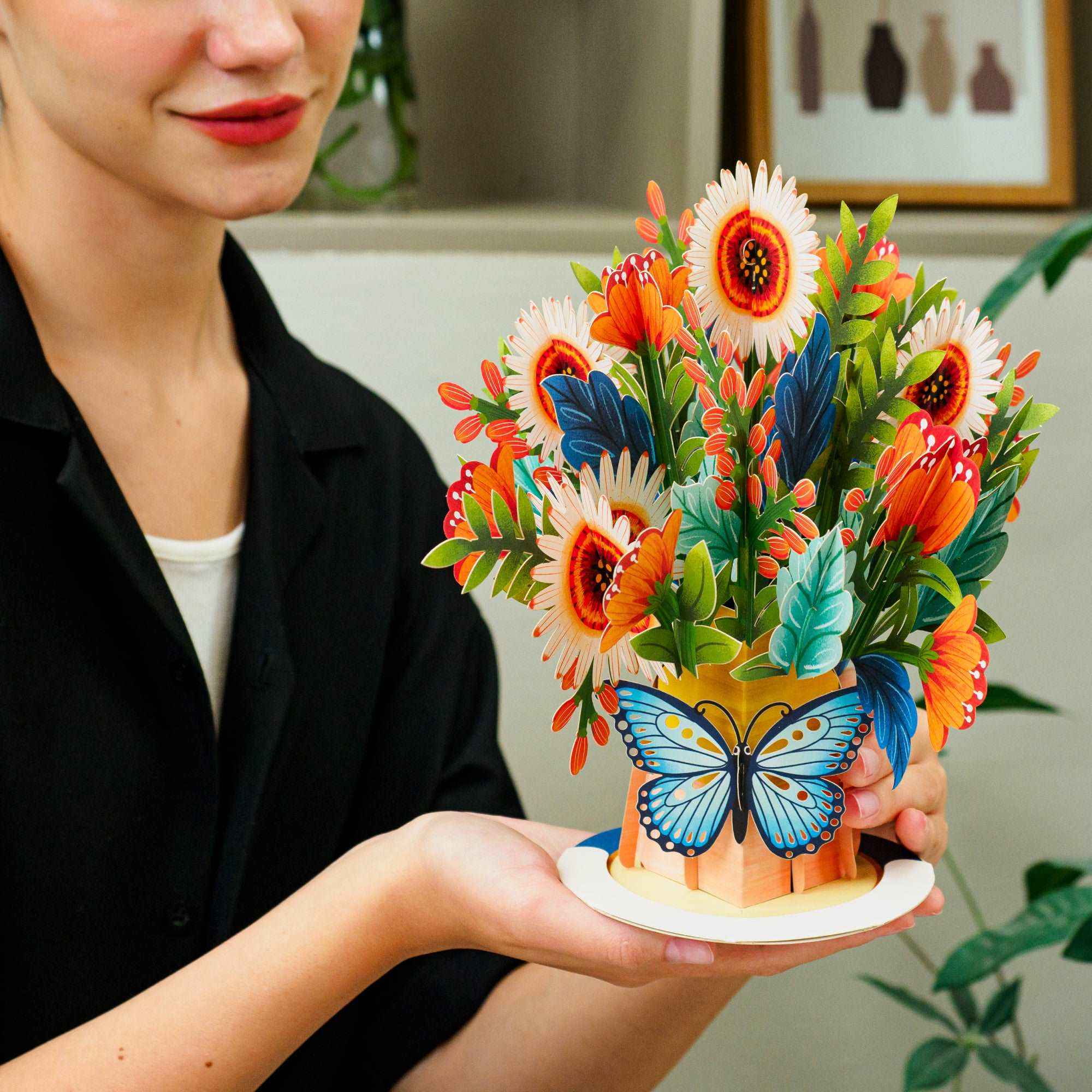 Hugepop Artisan Flower Pop Up Card with Detachable Bouquet - Image 4