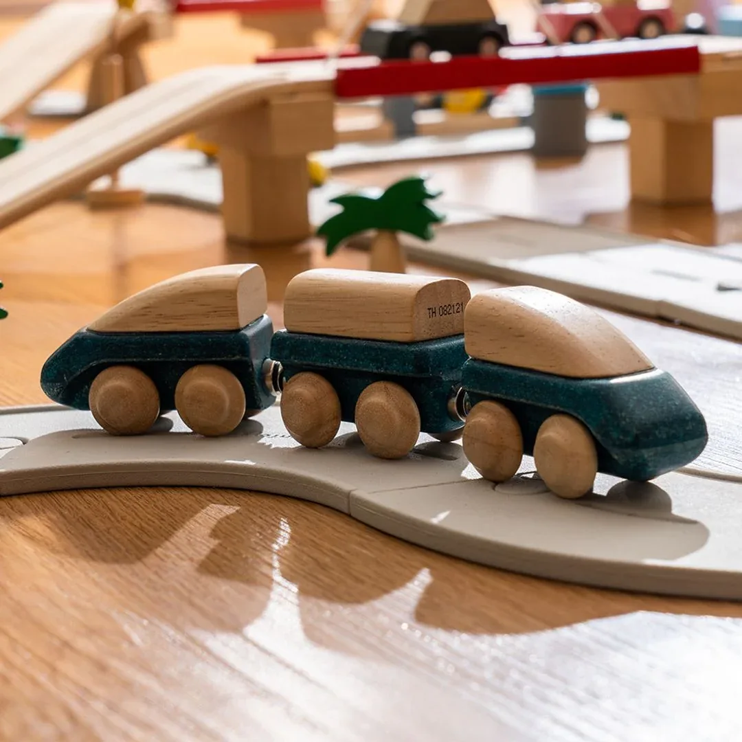 Hybrid Train - Image 4