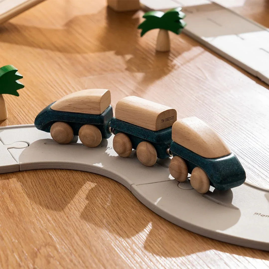 Hybrid Train - Image 5