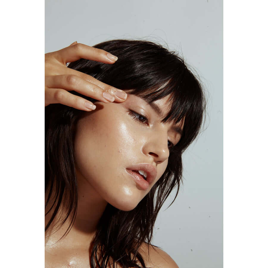 HYDRA HIGHLIGHTER STICK // FACE + BODY - Image 5