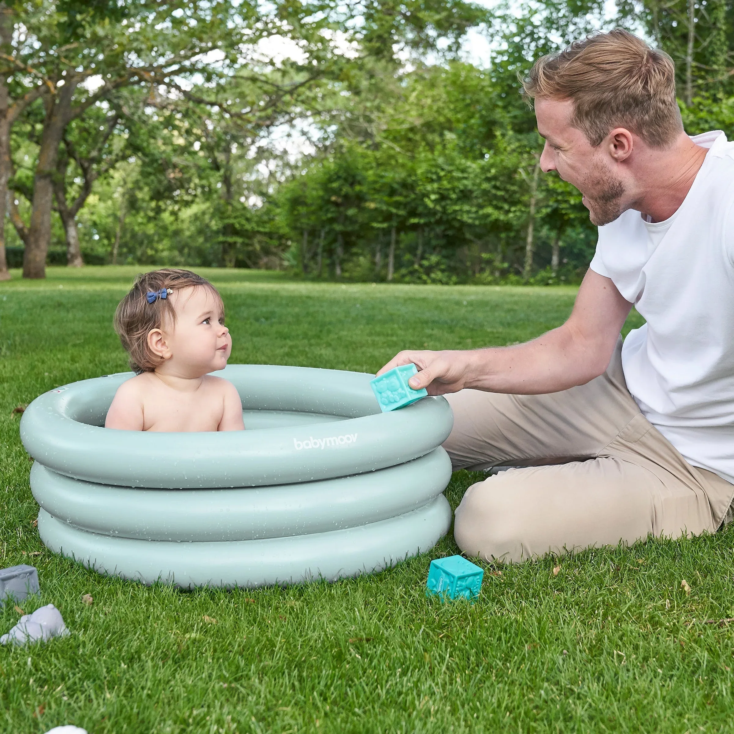 Inflatable Travel Baby Bathtub & Paddling Pool - Image 2