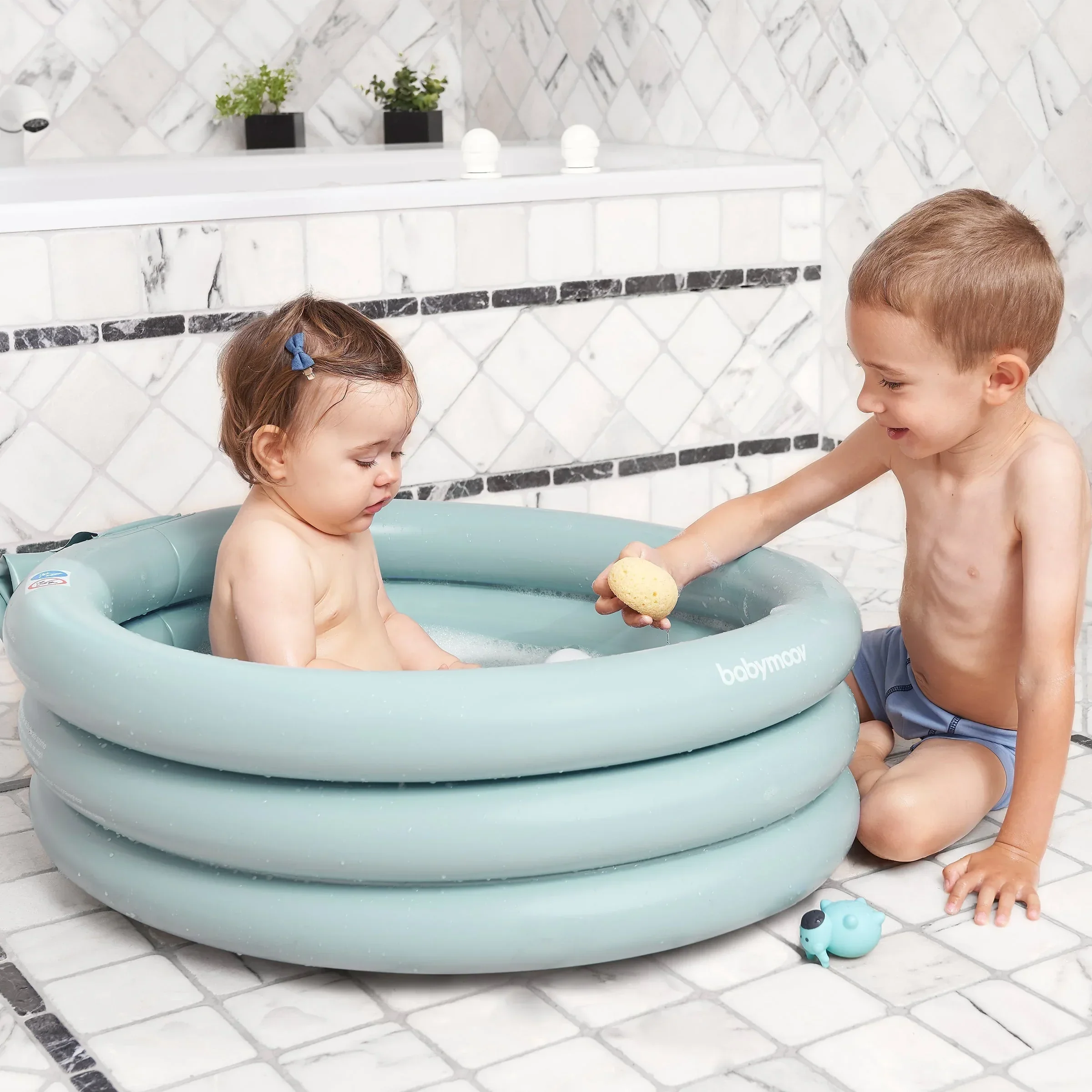 Inflatable Travel Baby Bathtub & Paddling Pool - Image 4