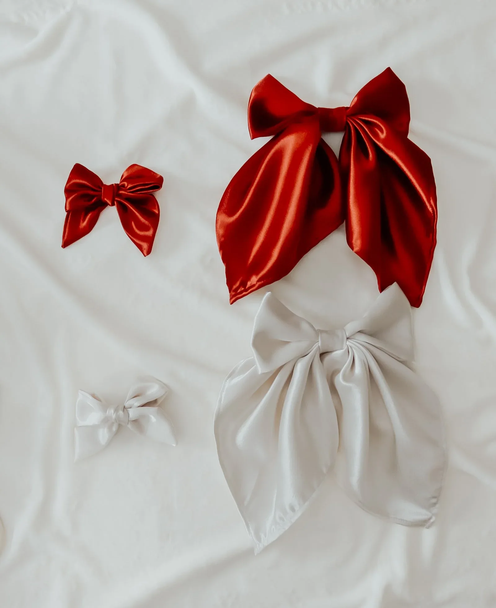 Ivorie Holiday Luxury Large Bow Clip - Image 3