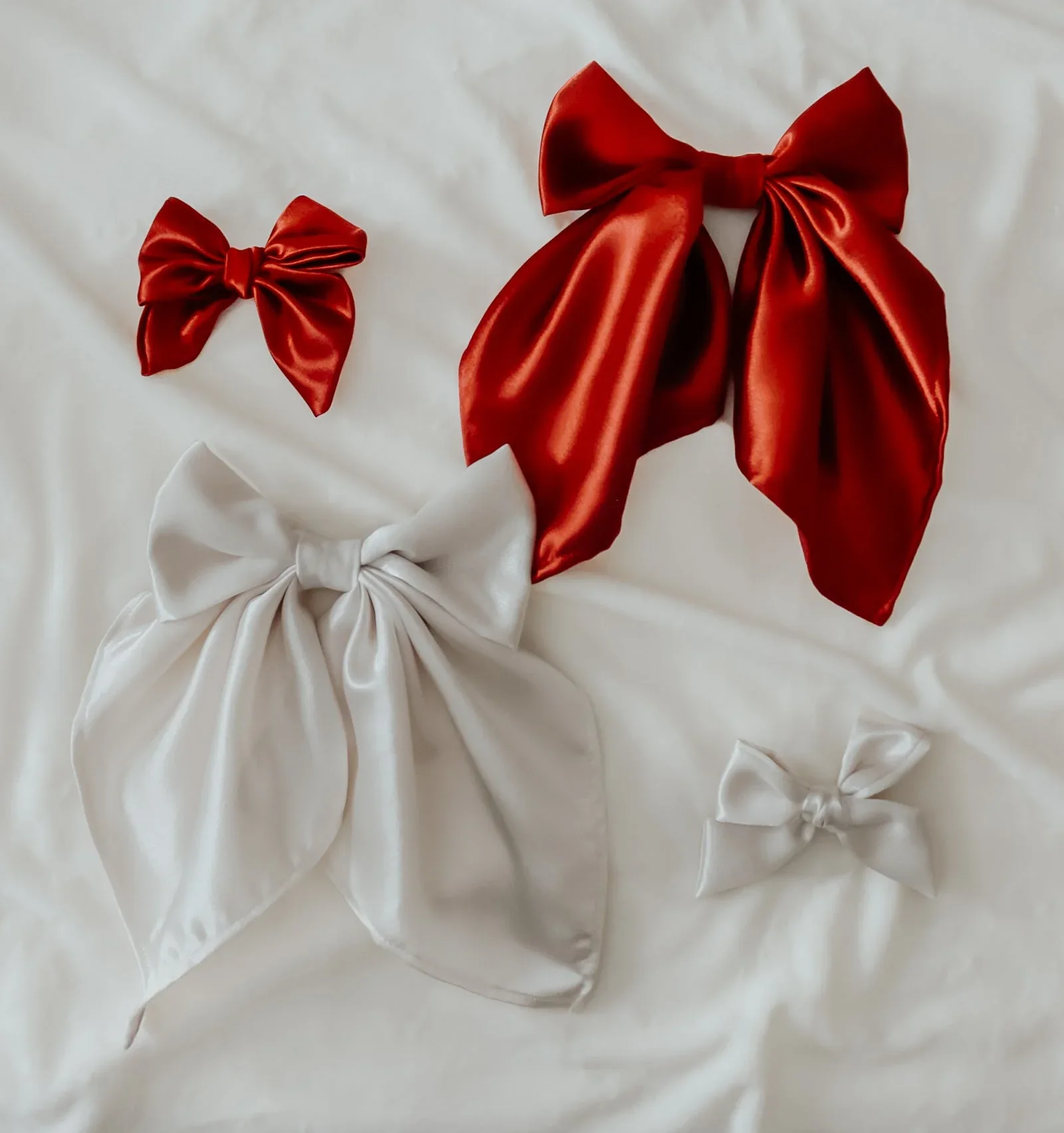 Ivorie Holiday Luxury Large Bow Clip - Image 4