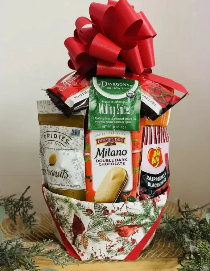 Jenny's Small Classic Gift Basket - Gourmet Snacks & Treats - Best Seller - Image 9