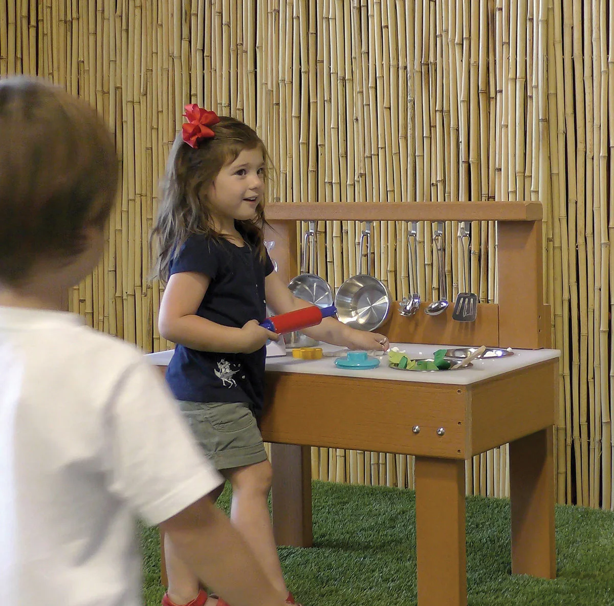 KSO-MT3018 Kids' Station Indoor/Outdoor  Mud Kitchen with Utensils - Image 2