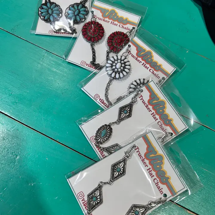 Large Silver & White Concho Trucker Chain - Image 2