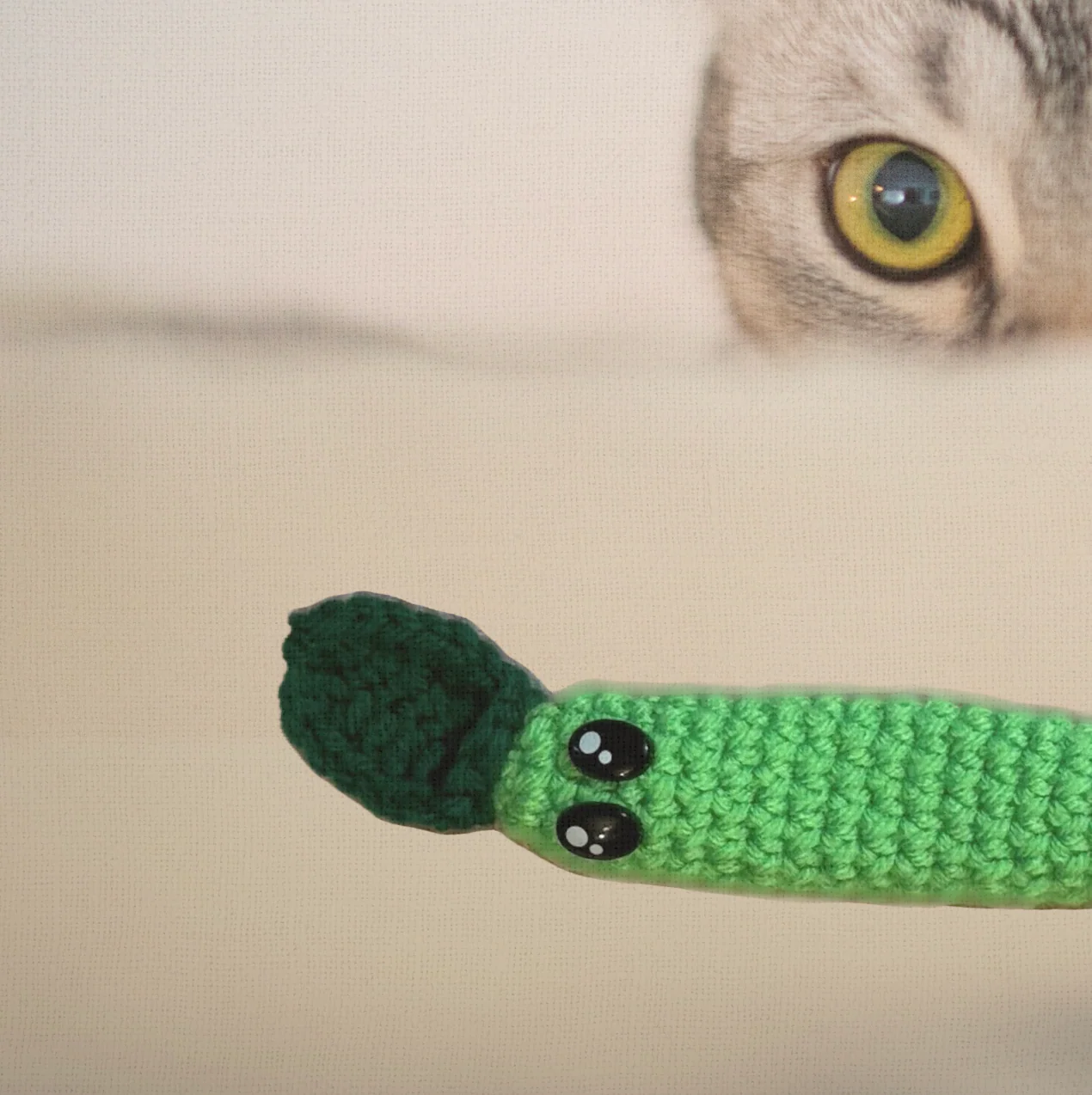 Leaf the stick | lightweight cat toy with crinkles - Image 4
