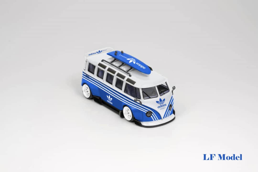 LF Model Volkswagen T1 Kombi with Surfboards Blue/White 1:64 - Image 4