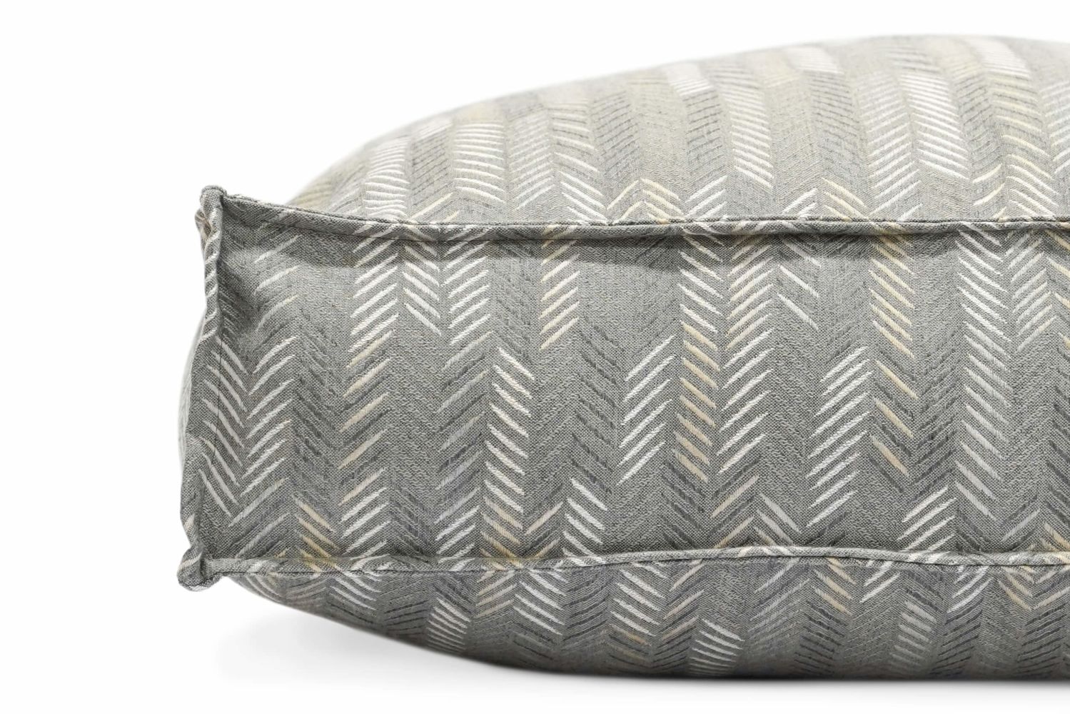 Lounger Pet Bed in Muttly Merle - Image 3