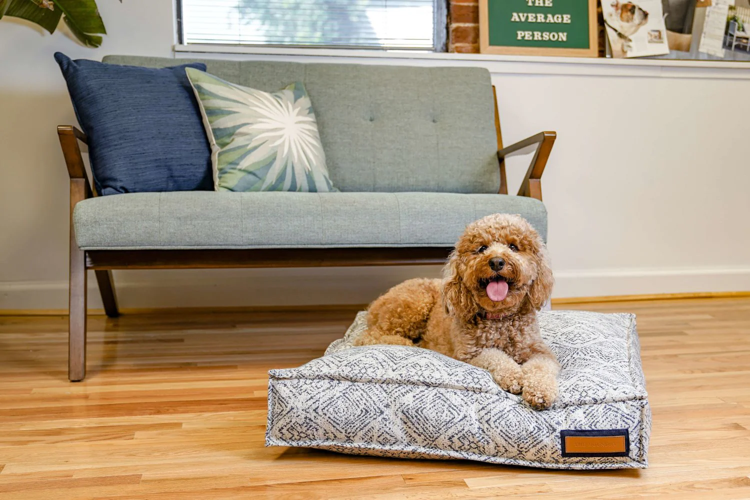 Lounger Pet Bed in Sapphire Spaniel - Image 3
