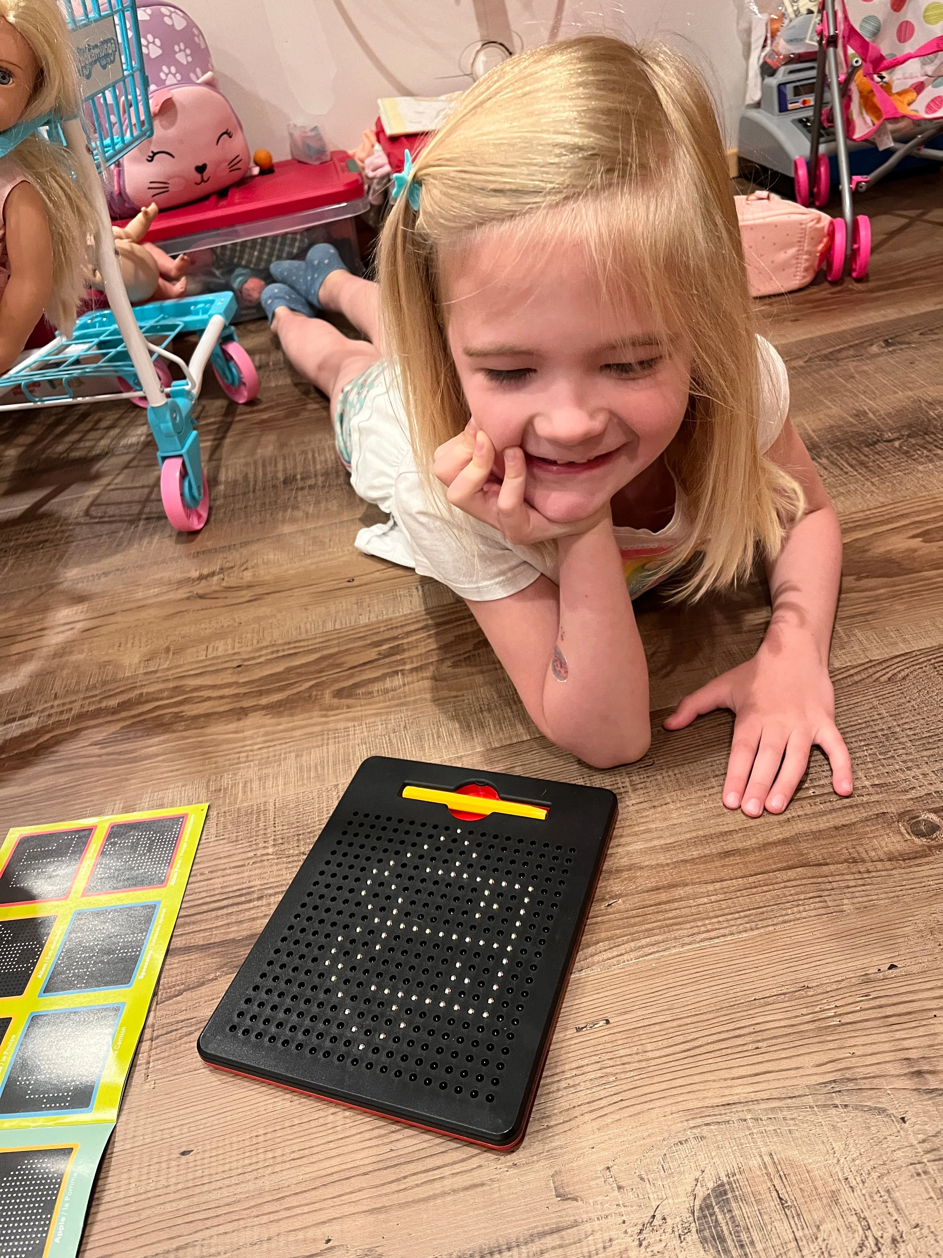MAGNETIC DESIGN BOARD 2-in-1 Activity Pad - Image 9