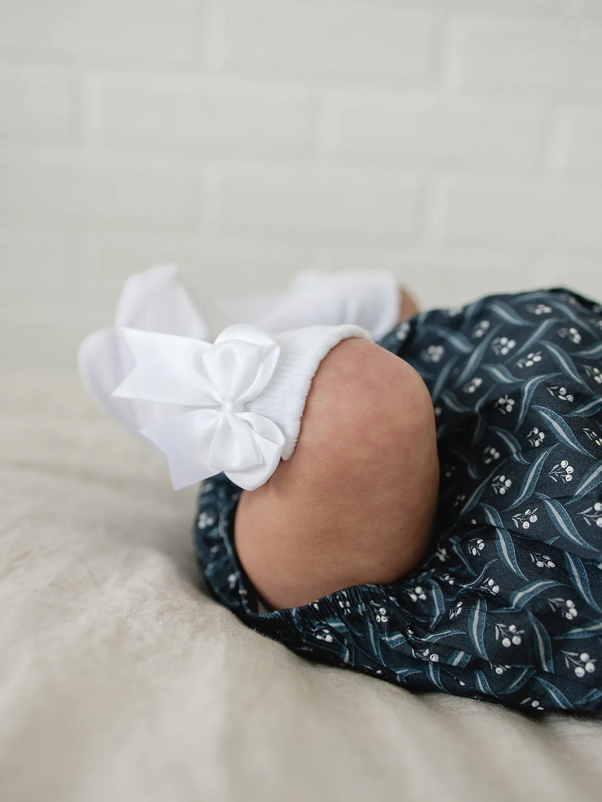 Mebie High Rise Bow Socks - Image 10
