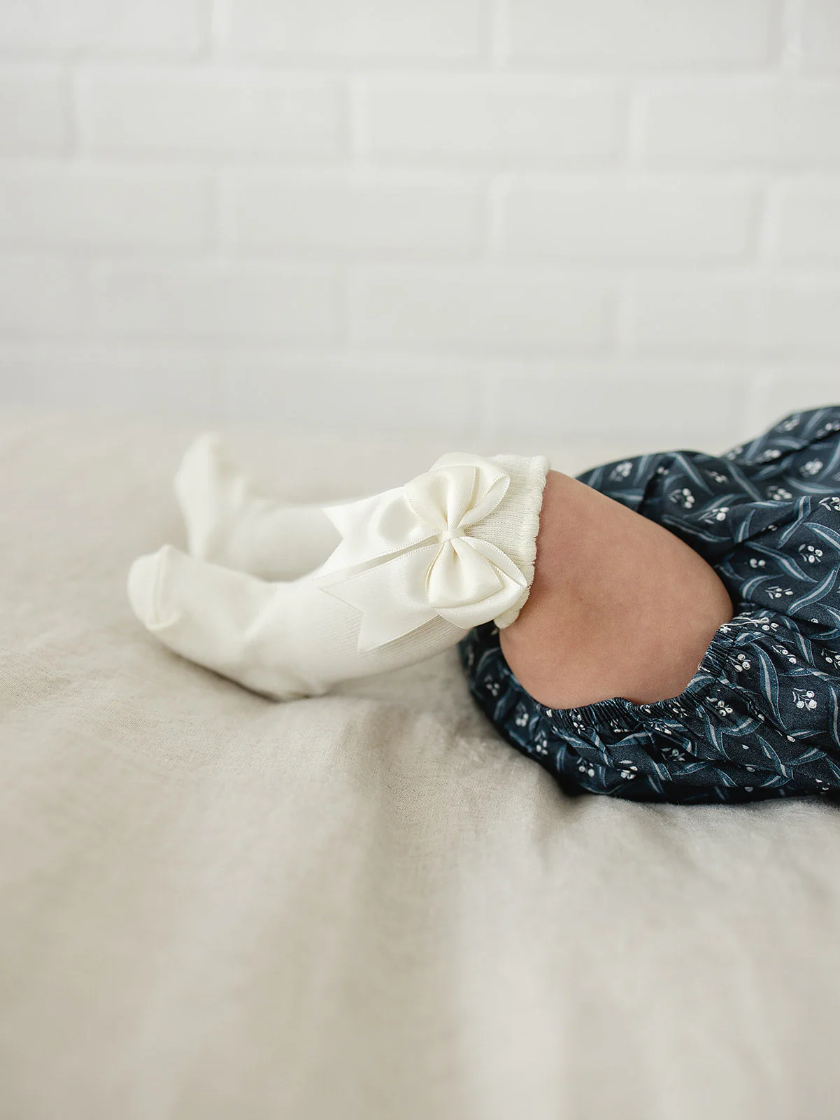 Mebie High Rise Bow Socks - Image 12