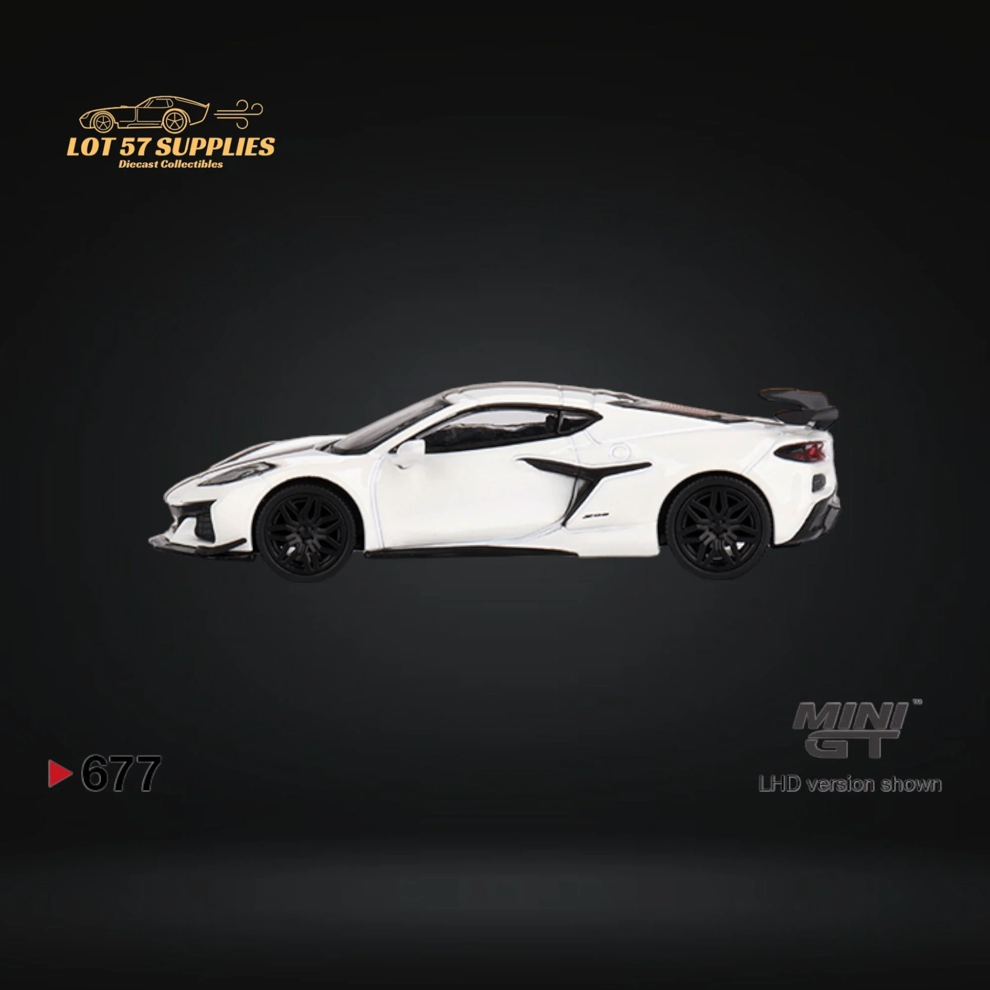 Mini-GT Chevrolet Corvette Z06 Arctic White 1:64 - Image 3