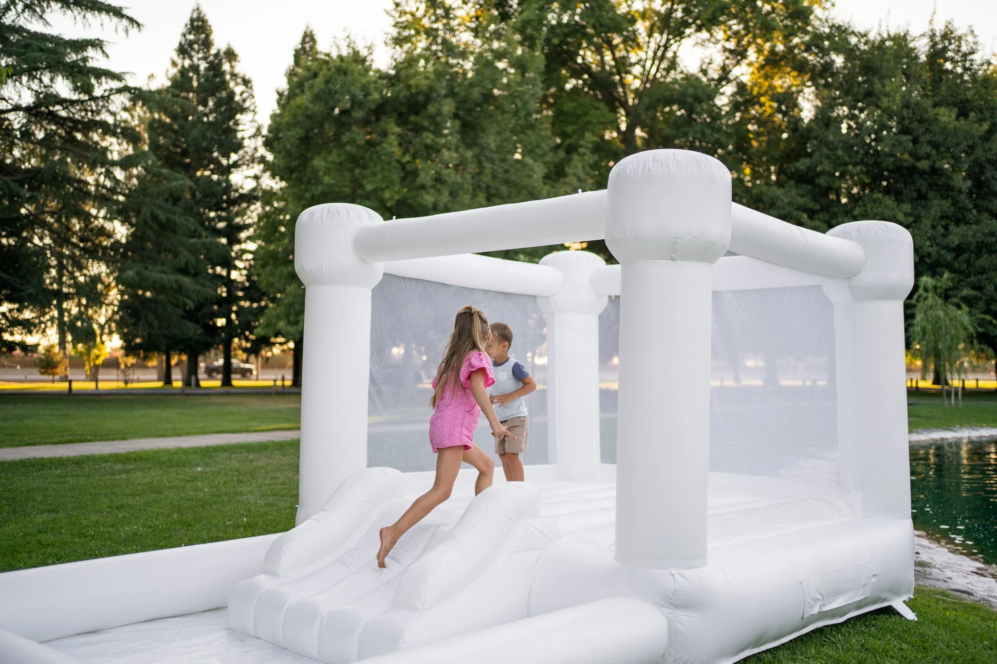Mini Marcos - White COMBO Bounce House with Ball Pit - Image 4