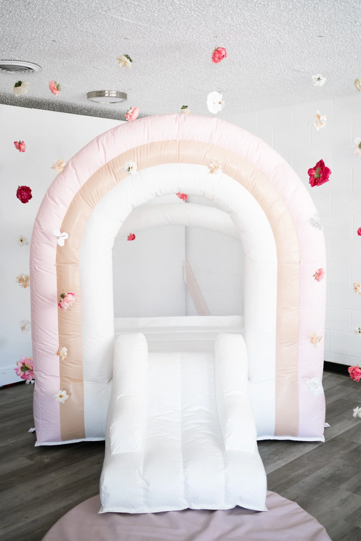 Mini Sherbet - Pink Rainbow Bounce House - Image 3
