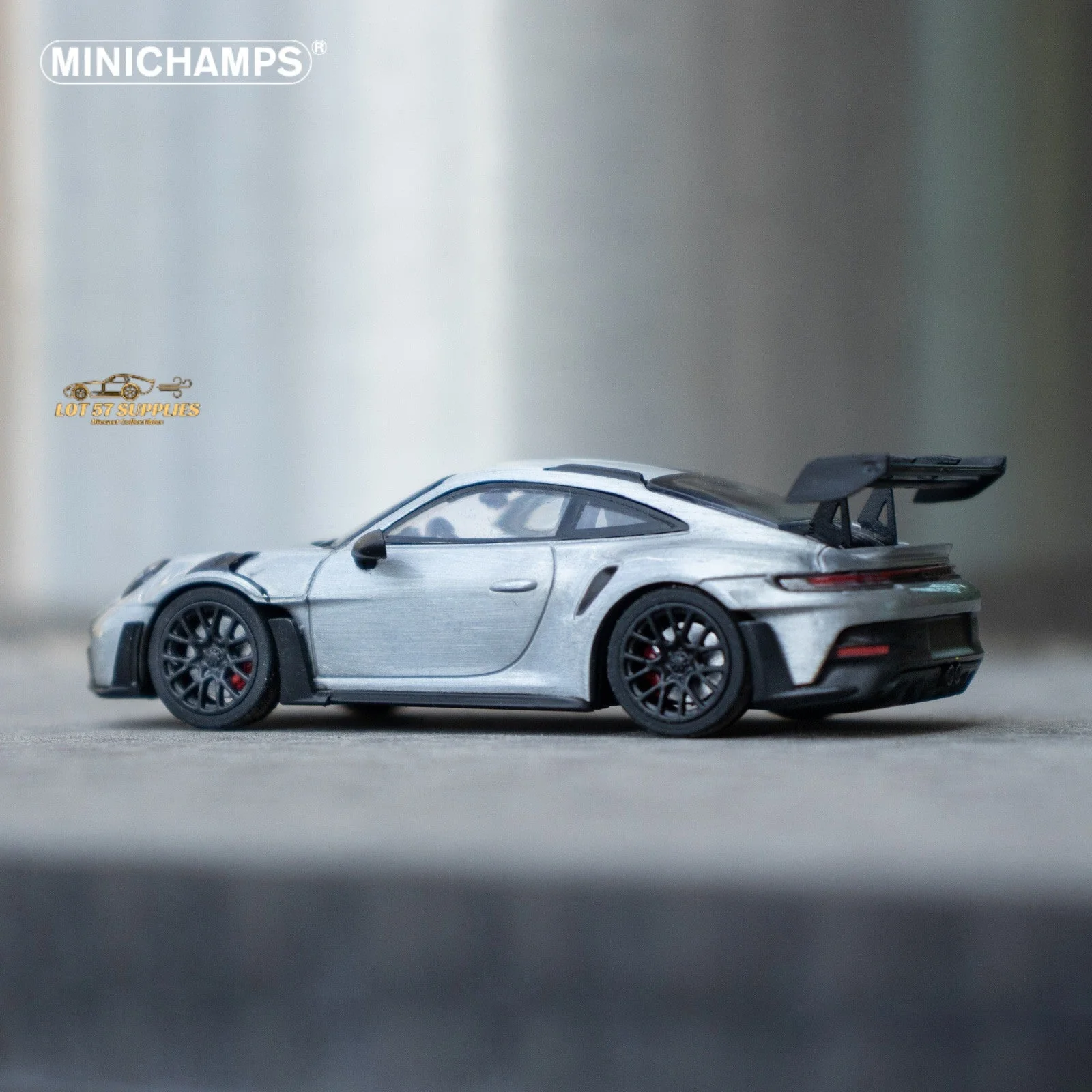 Minichamps Porsche 911 GT3 RS Raw Silver 1:64 - Image 3
