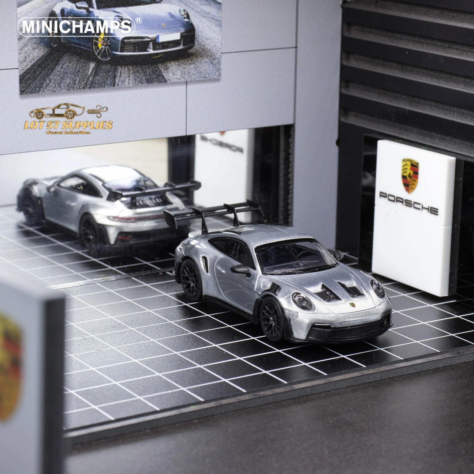 Minichamps Porsche 911 GT3 RS Raw Silver 1:64 - Image 5