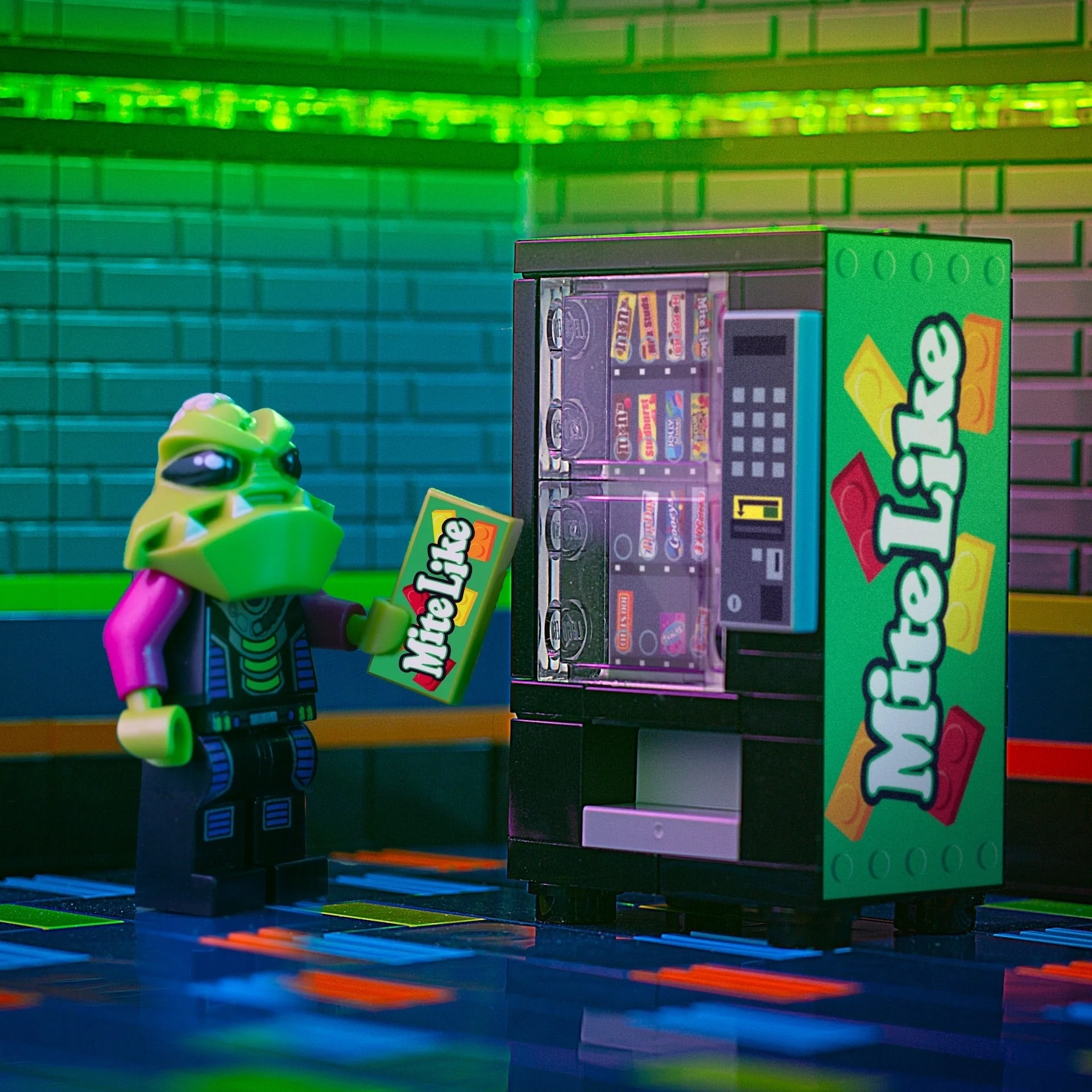 Mite Like - Candy Vending Machine made using LEGO parts - Image 3
