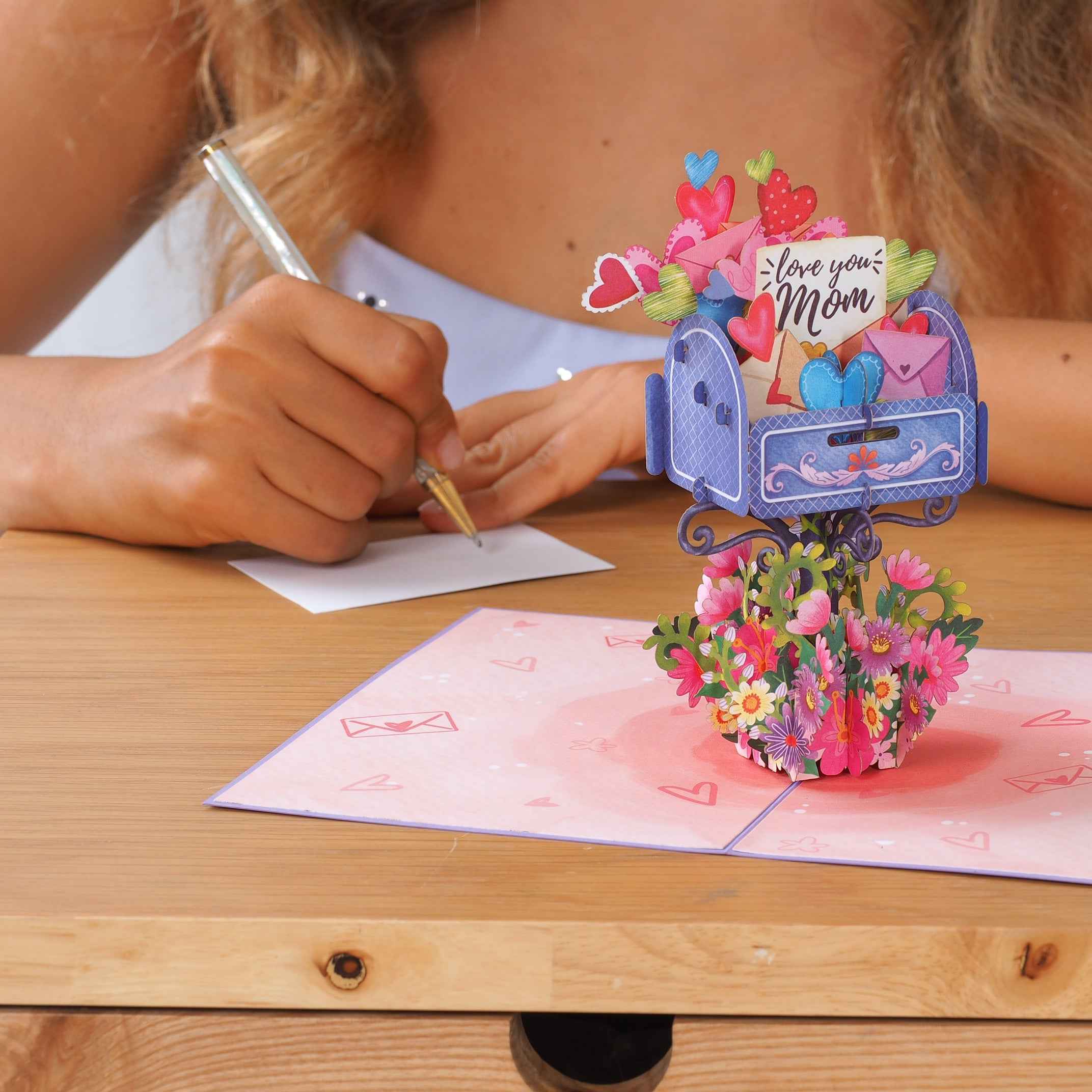 Mother's Day Mailbox Pop Up Card - Image 4