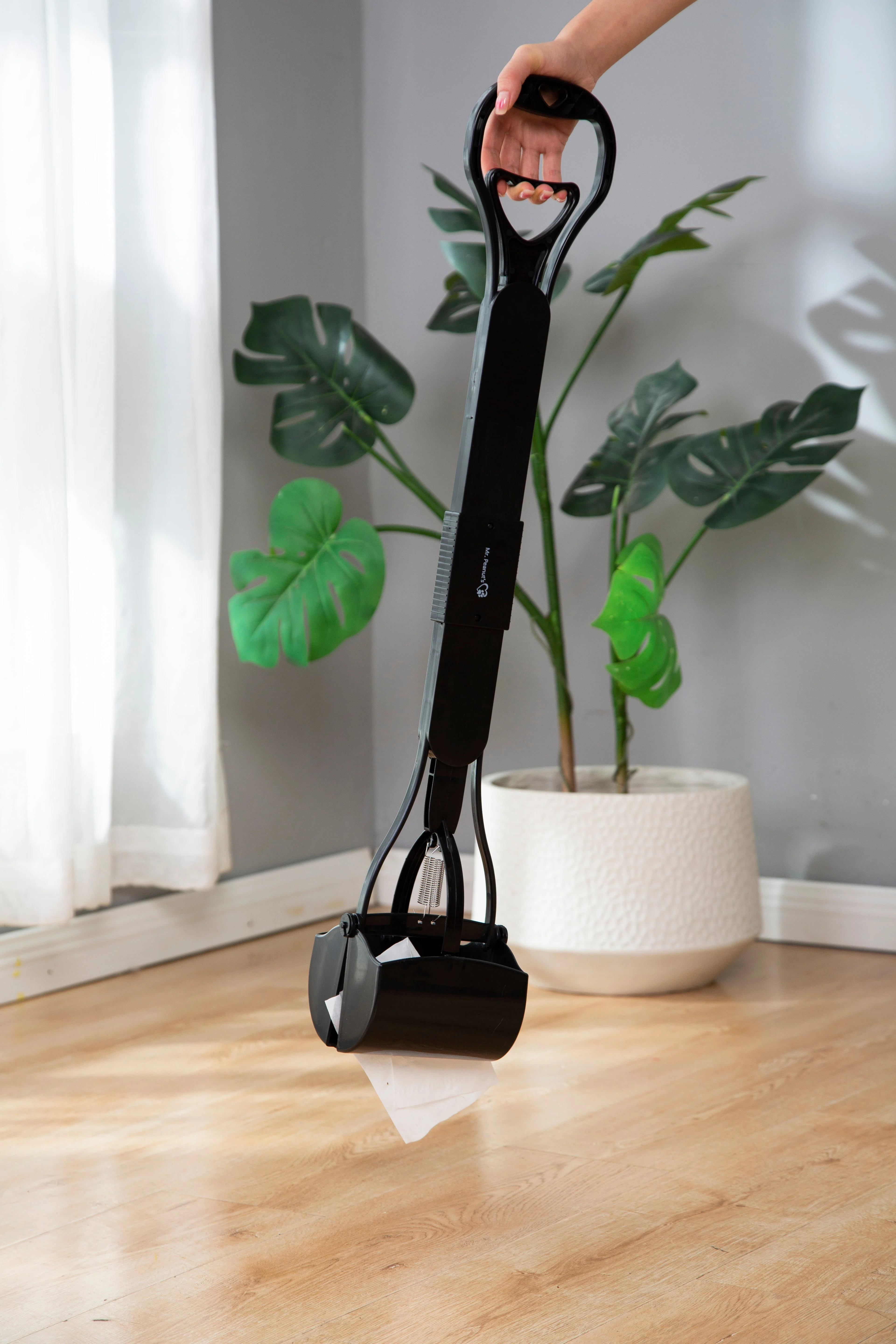 Mr. Peanut's 32" Tall Profile Pooper Scooper - Image 18