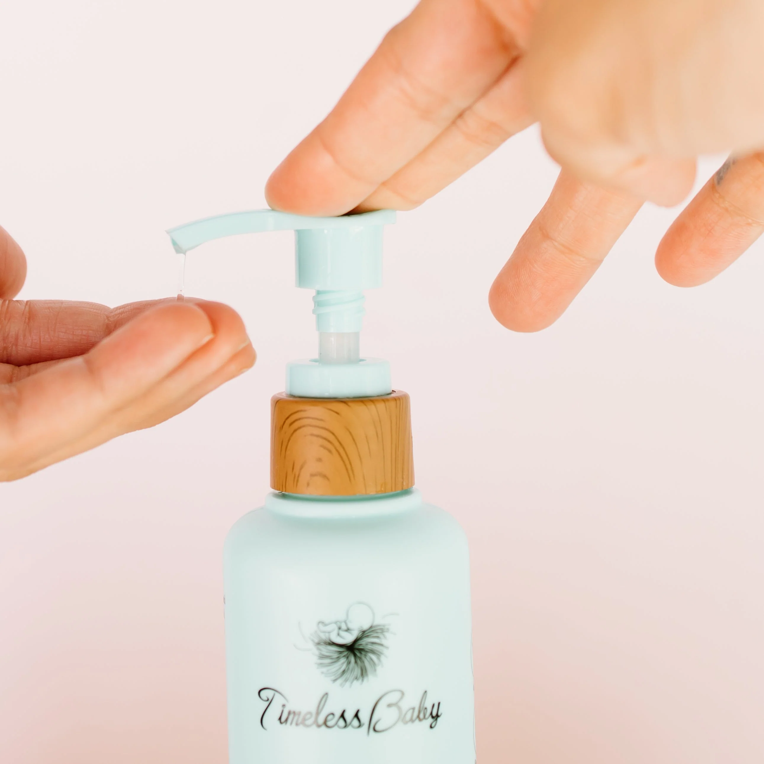 Nourishing Hair & Body Wash - Image 3
