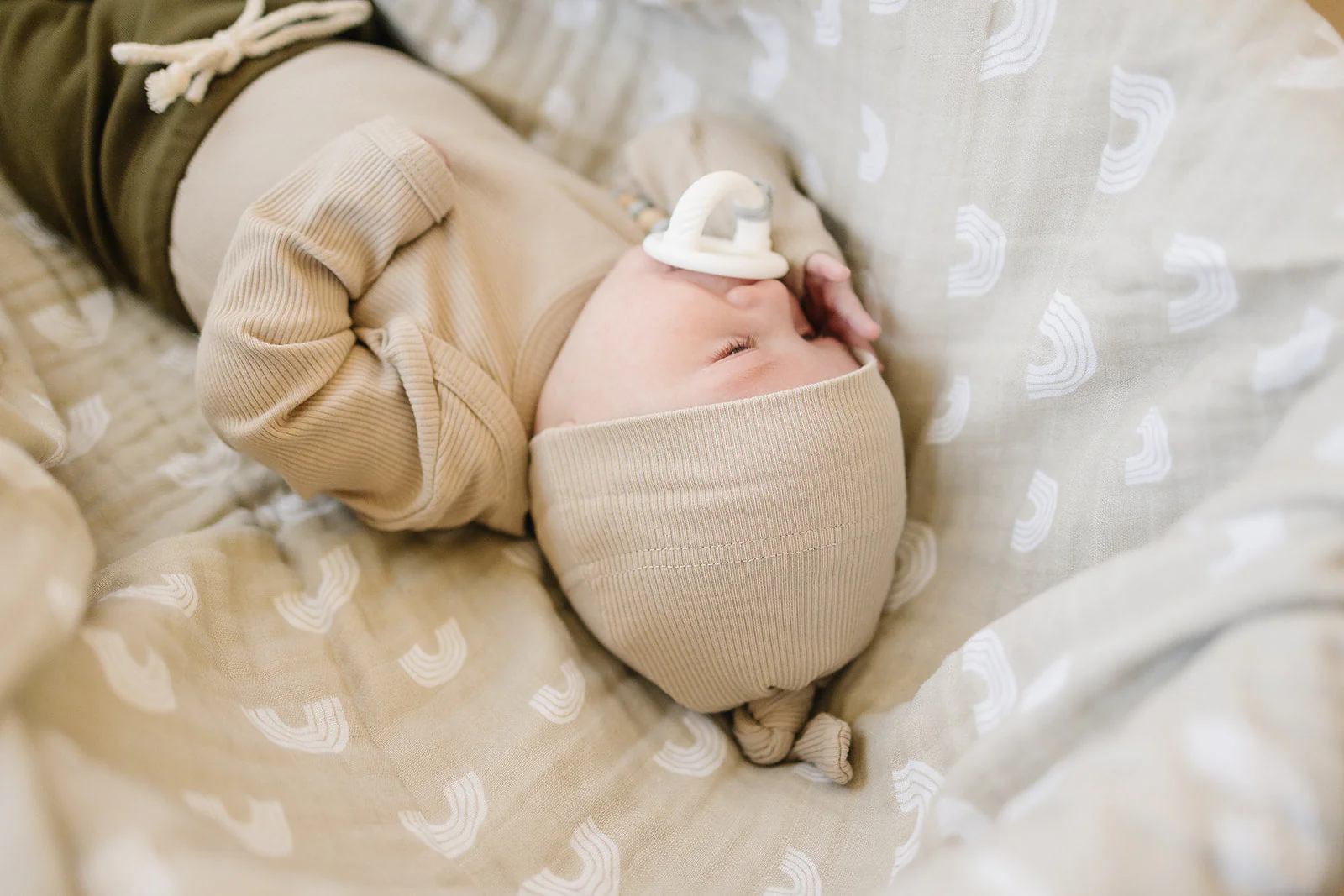 Oatmeal Organic Ribbed Newborn Knot Hat - Image 2