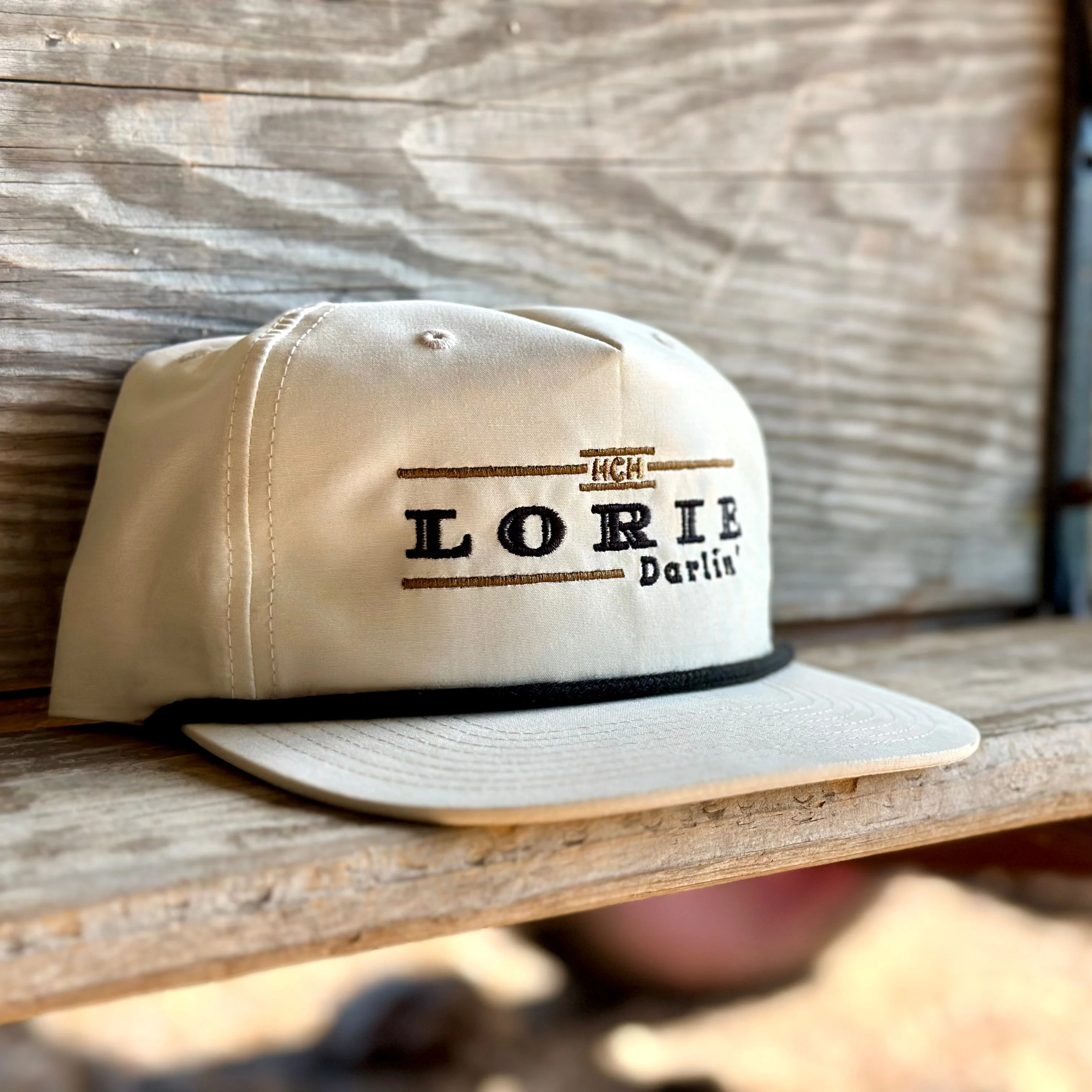 Old School Lorie - Image 3
