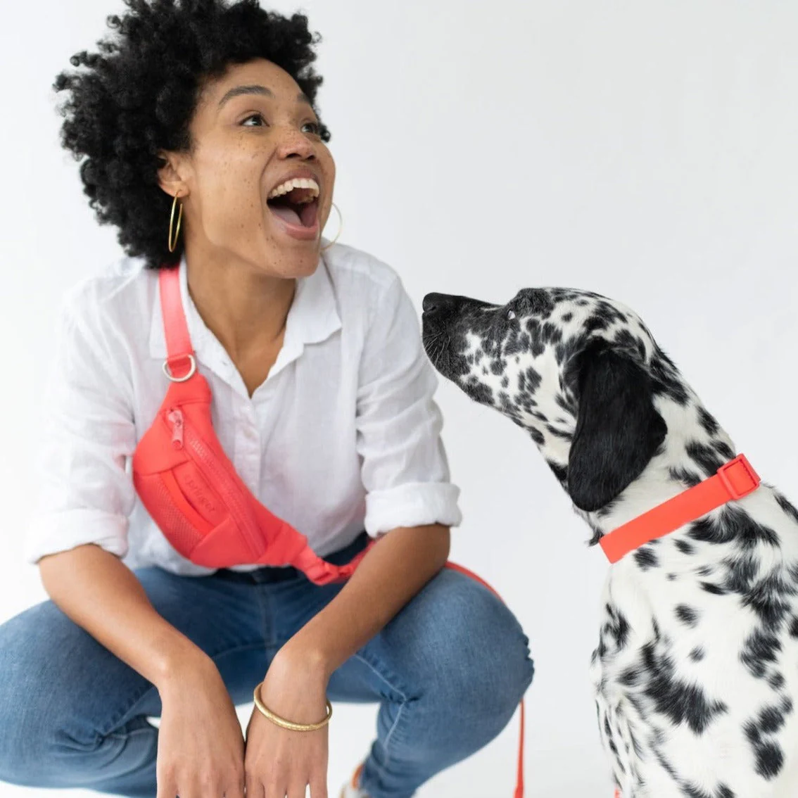 Original Hands-Free Neoprene Dog Walking Bag with 3.25ft Leash - Image 7