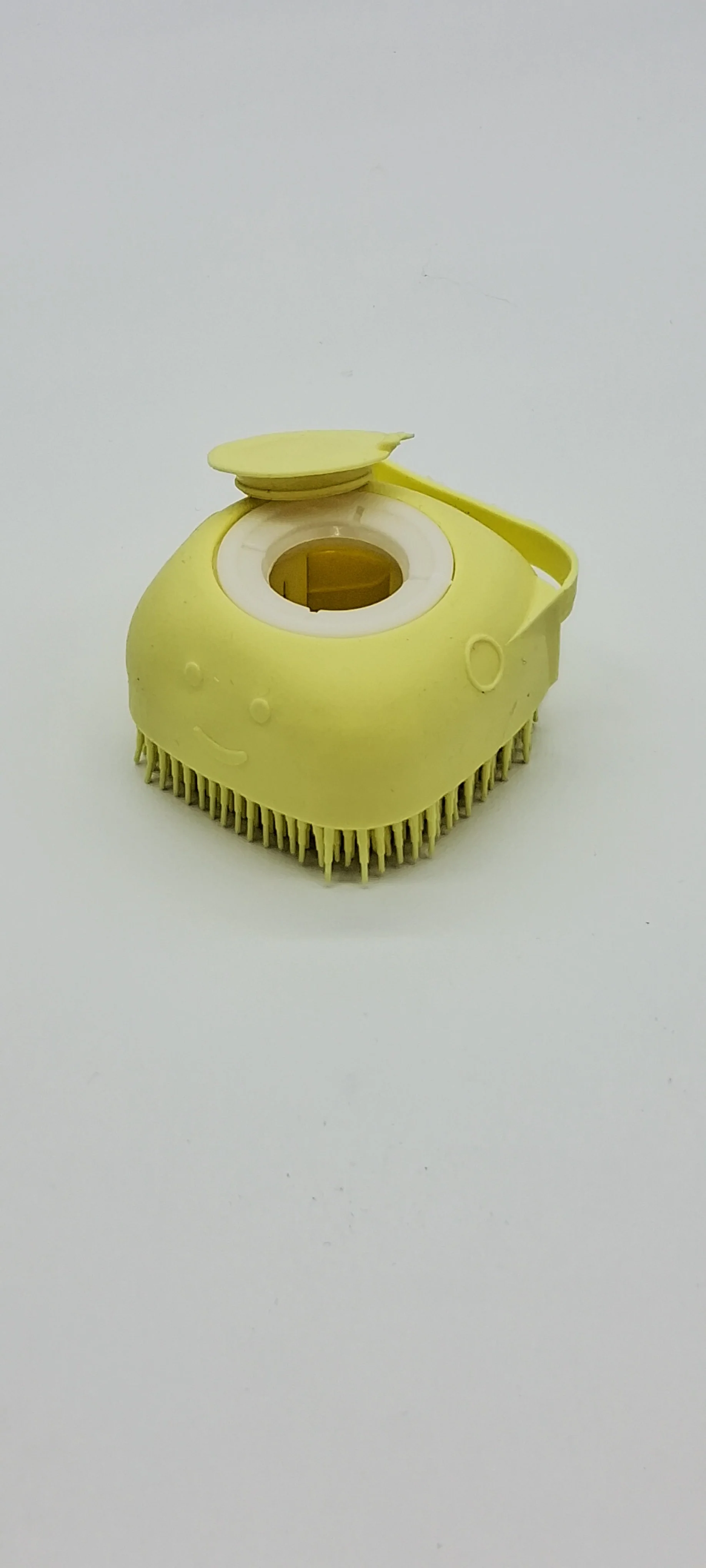 Pamper Shampoo & Massage Brush - Image 6