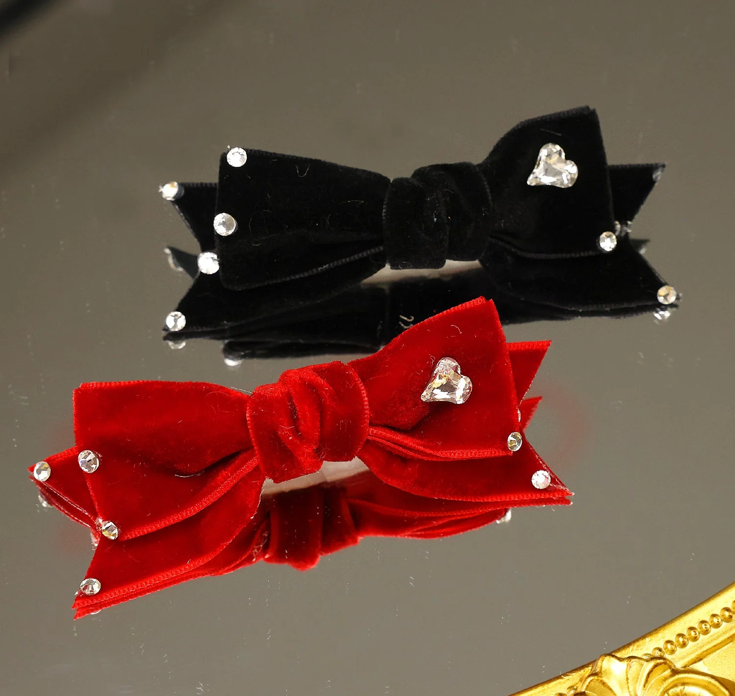 Pet Accessories Velvet Bow Hair Clip with Rhinestone Heart headwear - Image 2