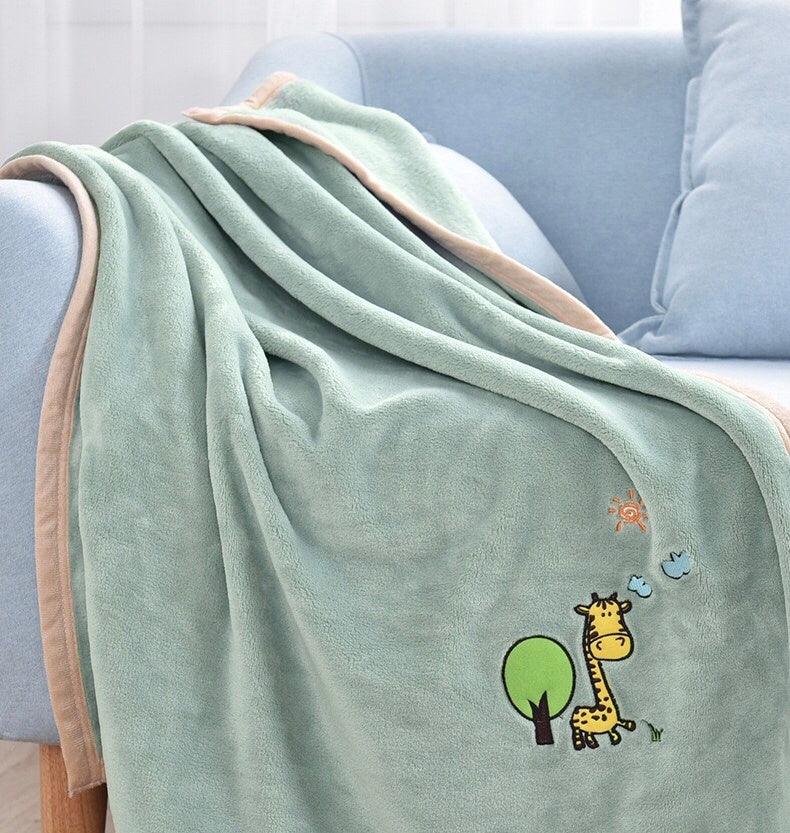 Pet Thicken Warm Flannel Sleeping Blanket - Image 5
