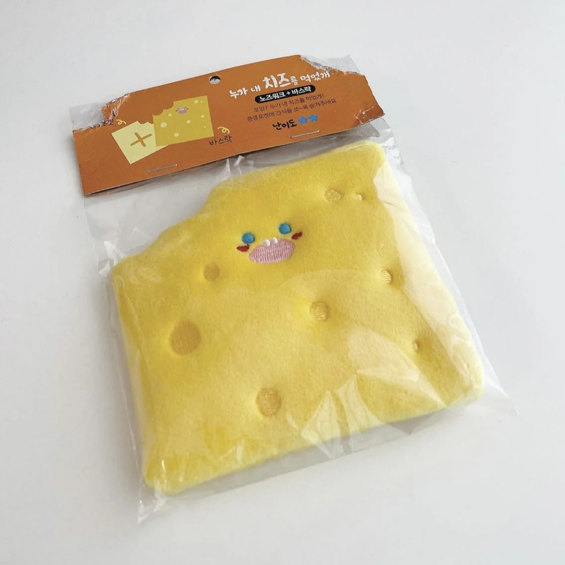Pet Tibetan Food Sniffing Paper Cheese Plush Sounding Toy - Image 4