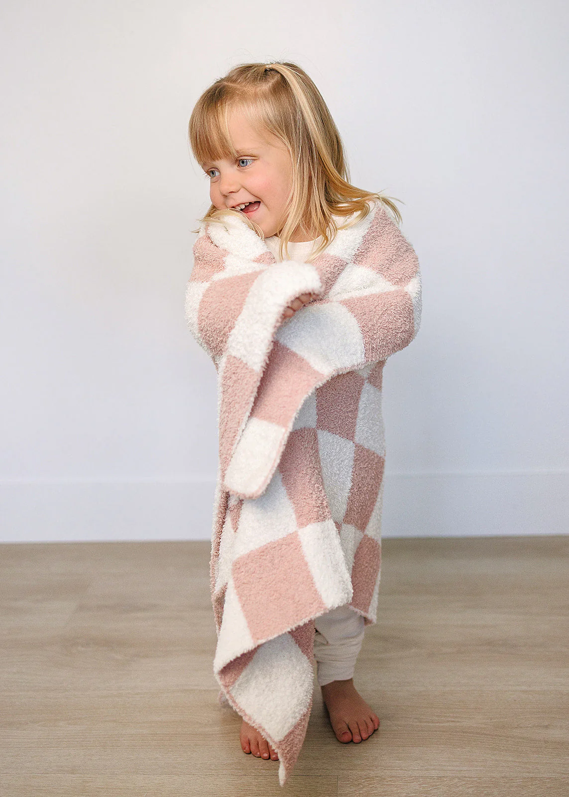 Pink Checkered Plush Blanket - Image 3