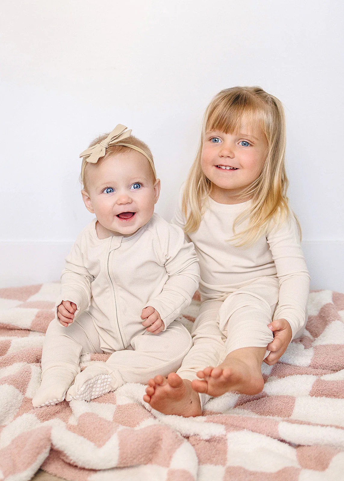 Pink Checkered Plush Blanket - Image 6