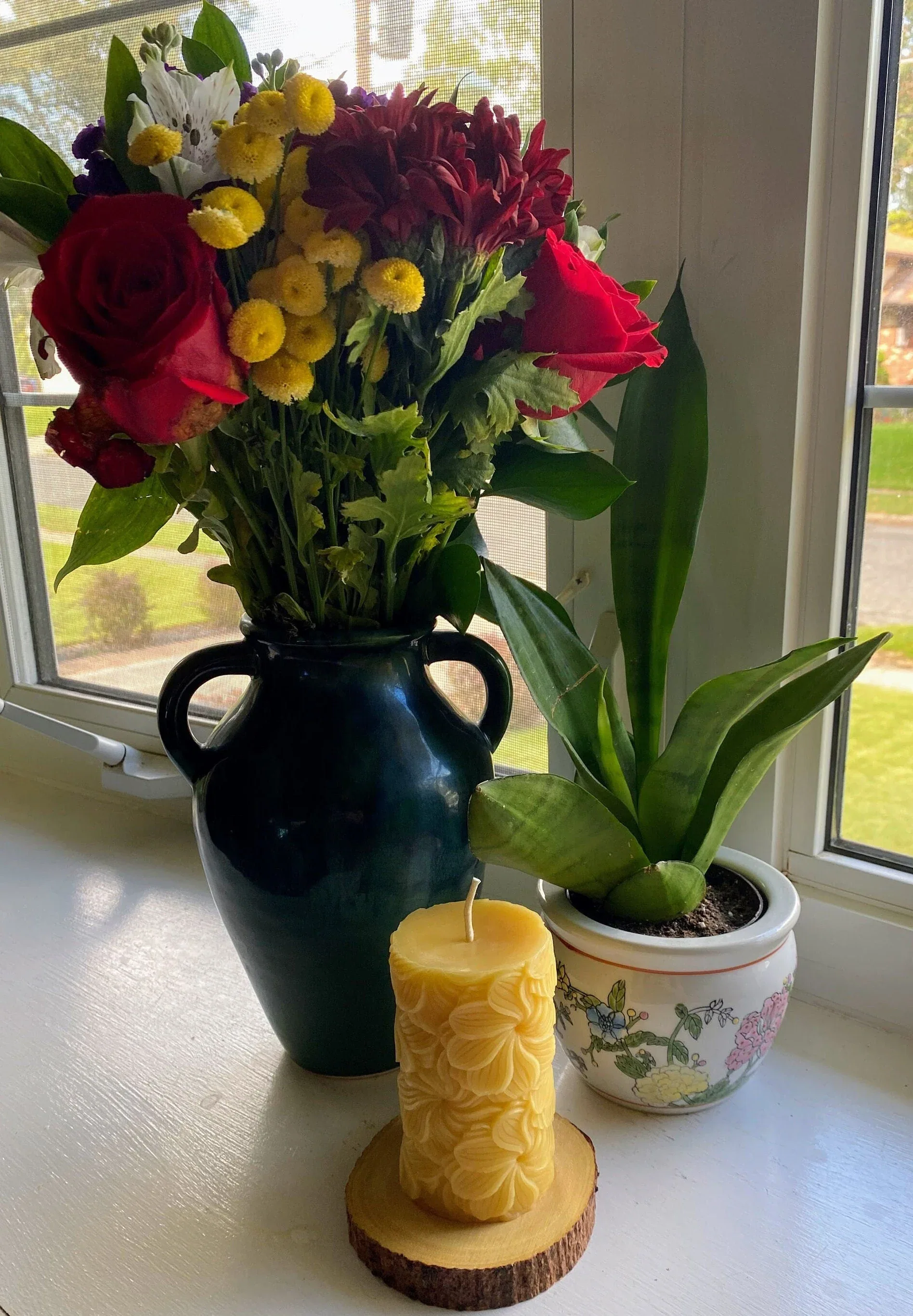 Pinwheel Flower Pillar Candle - Image 3