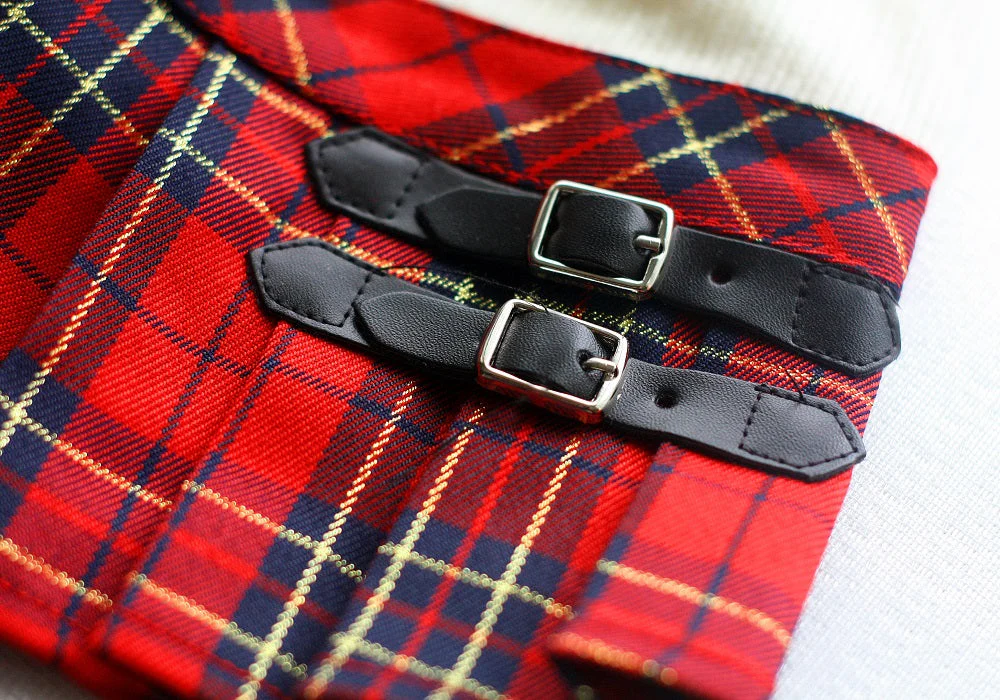 Plaid Dog Kilt Skirt with Buckle Detail - Stylish Pet Outfit Knitted Jumper Sweater for Fall & Winter - Image 4