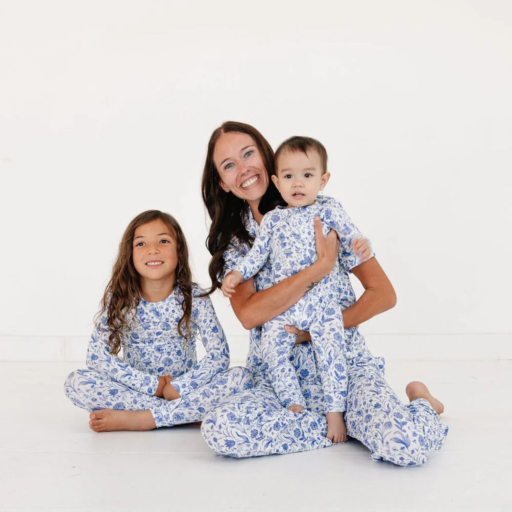 Porcelain Vine Short Sleeve & Pants Bamboo Women's Pajama Set - Image 6