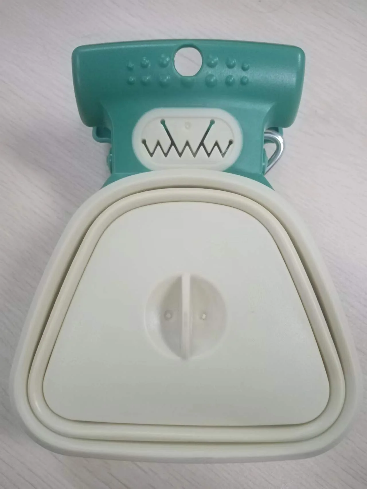 Portable Handheld Pet Pooper Scooper - Image 5