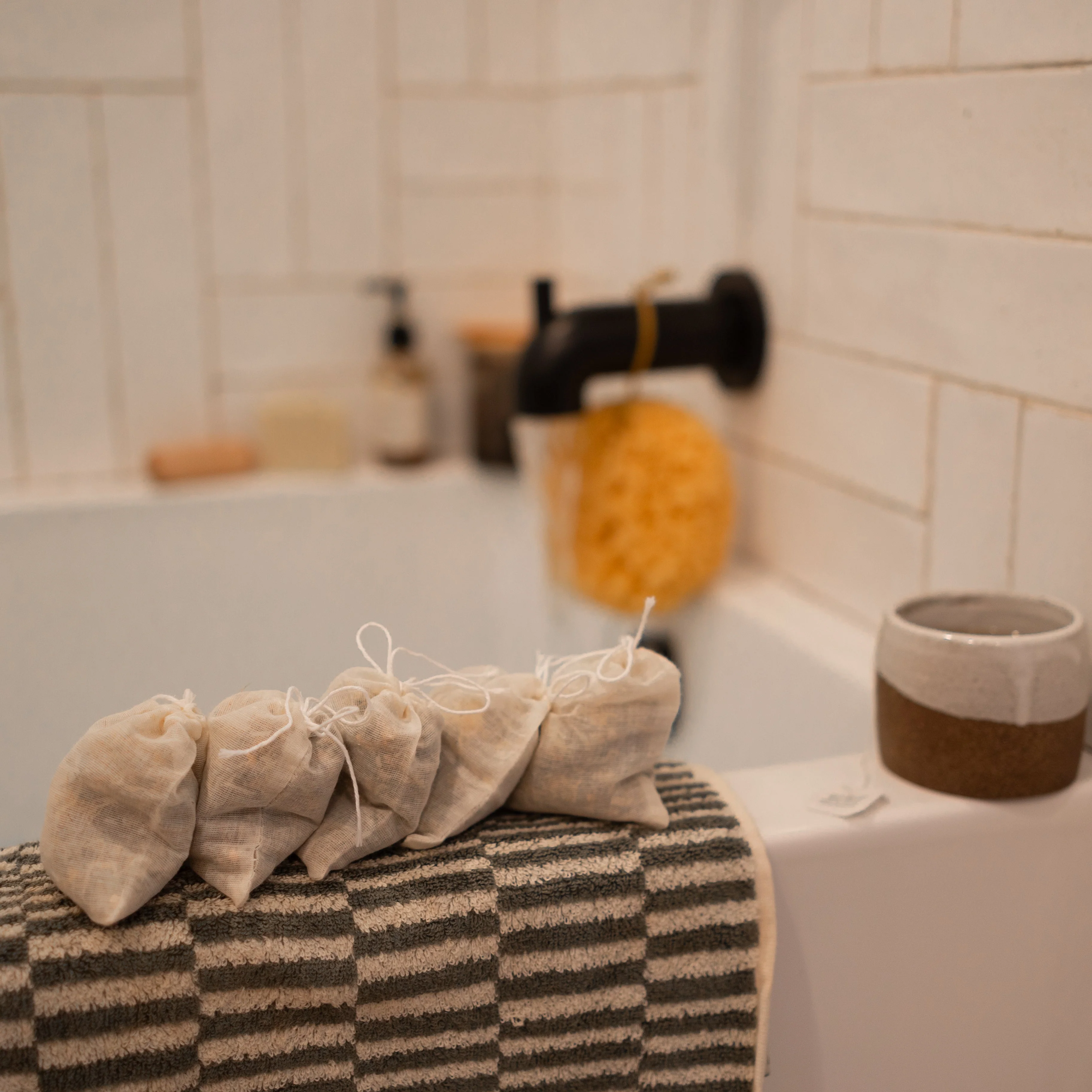 postpartum herbal sitz bath - Image 2