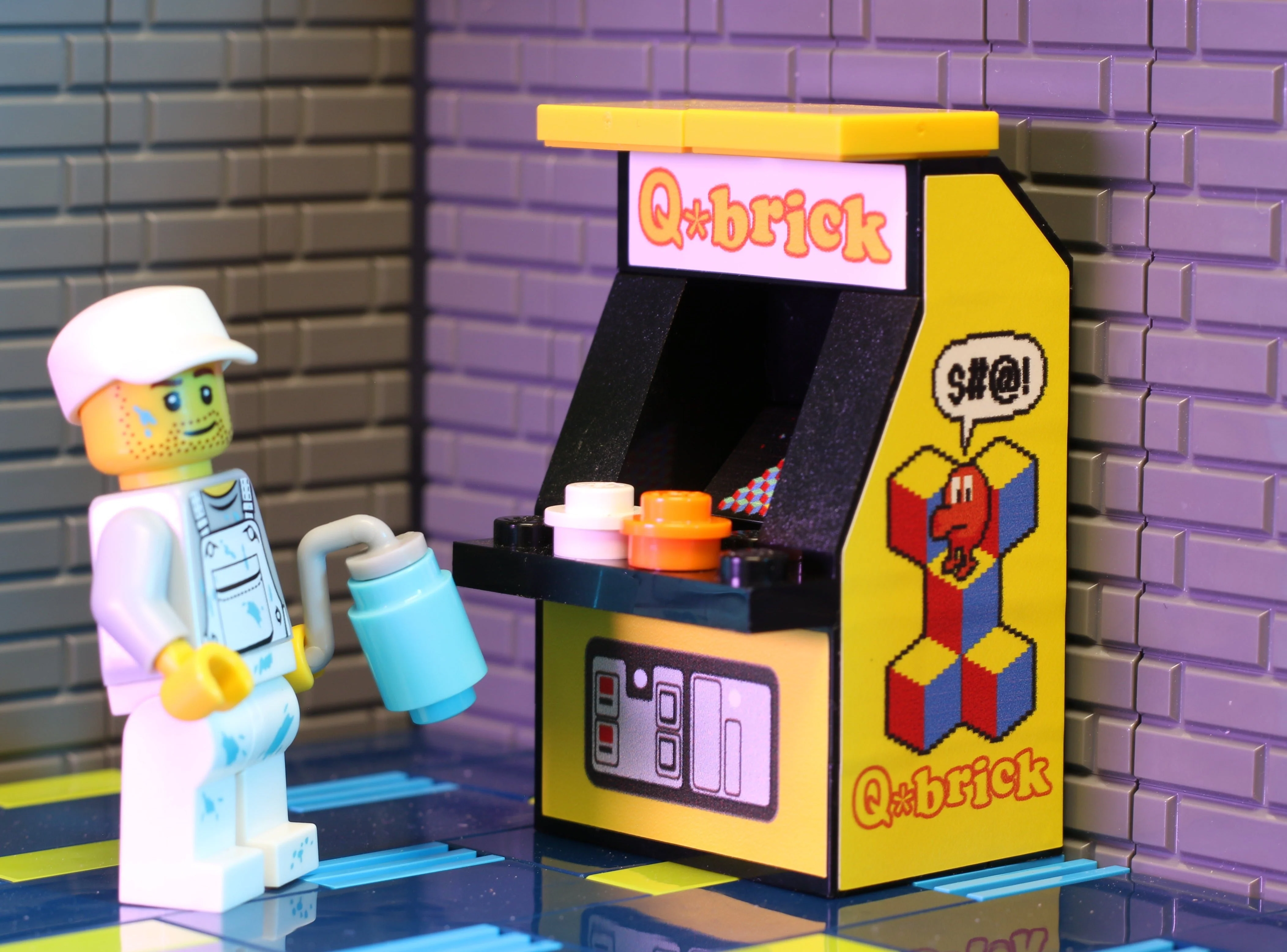 Q*Brick Arcade Machine made from LEGO parts - Image 3