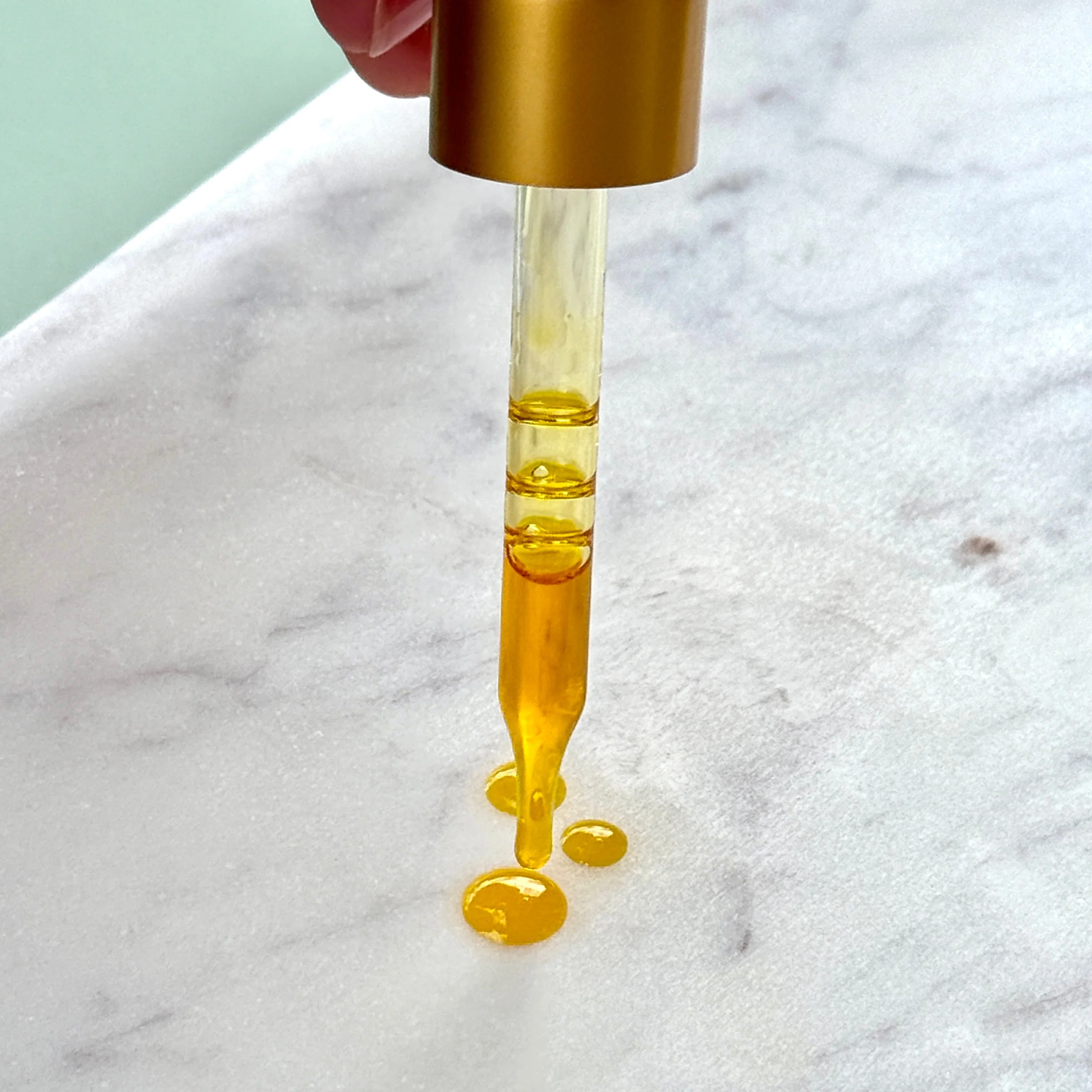 Radiance Instant Glow Facial Serum - Image 2