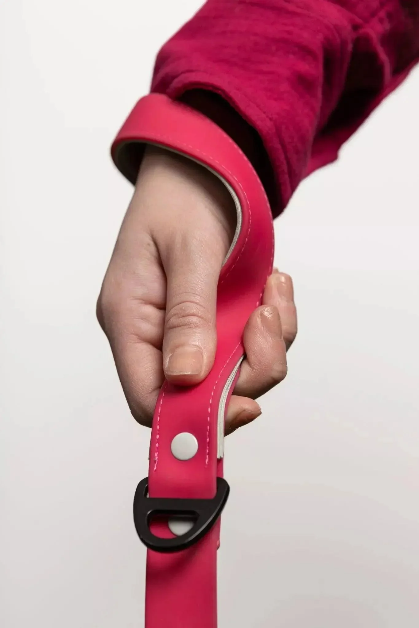 Red Mountain Syrah Waterproof Dog Leash - Image 3