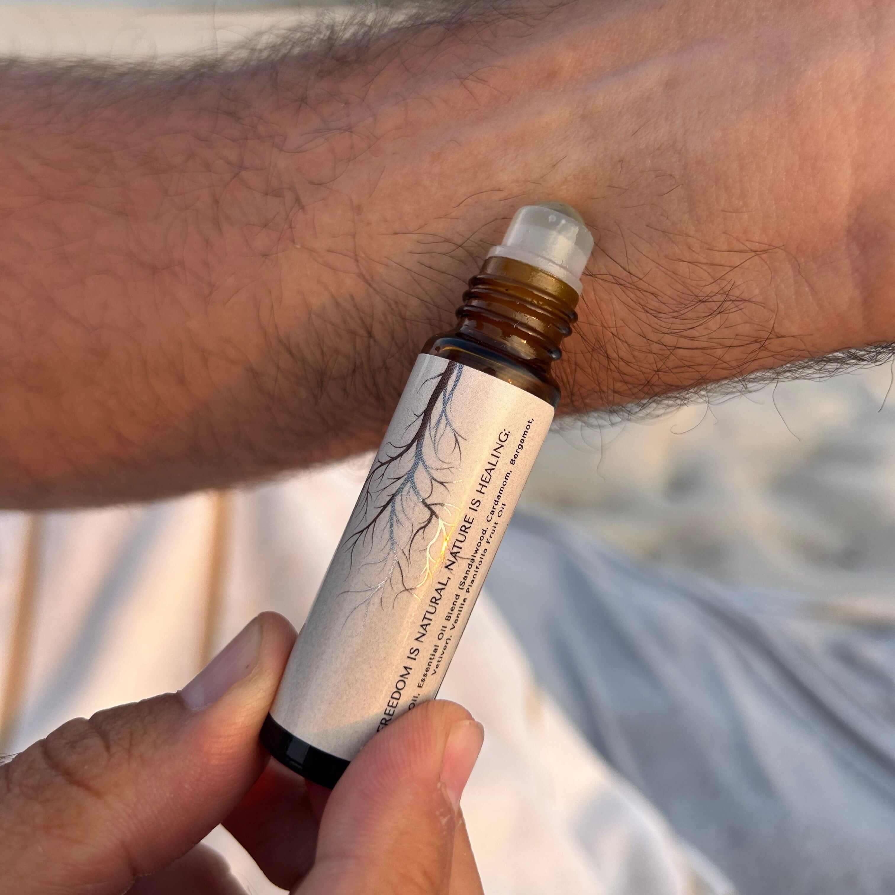 Rooted in Nature Essence Roll-On Oil - Image 5