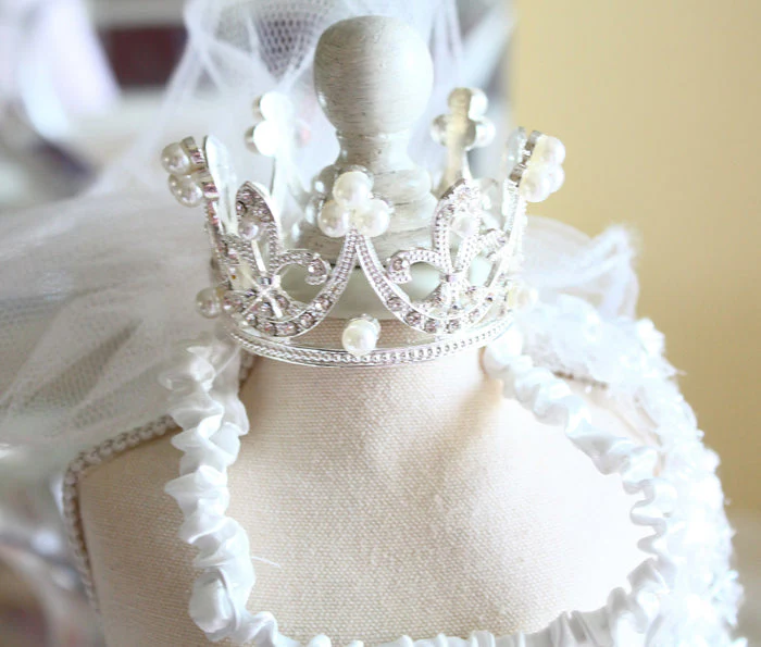 Royal Paws Tiara Veil Pet Royal Dog Accessories - Image 3