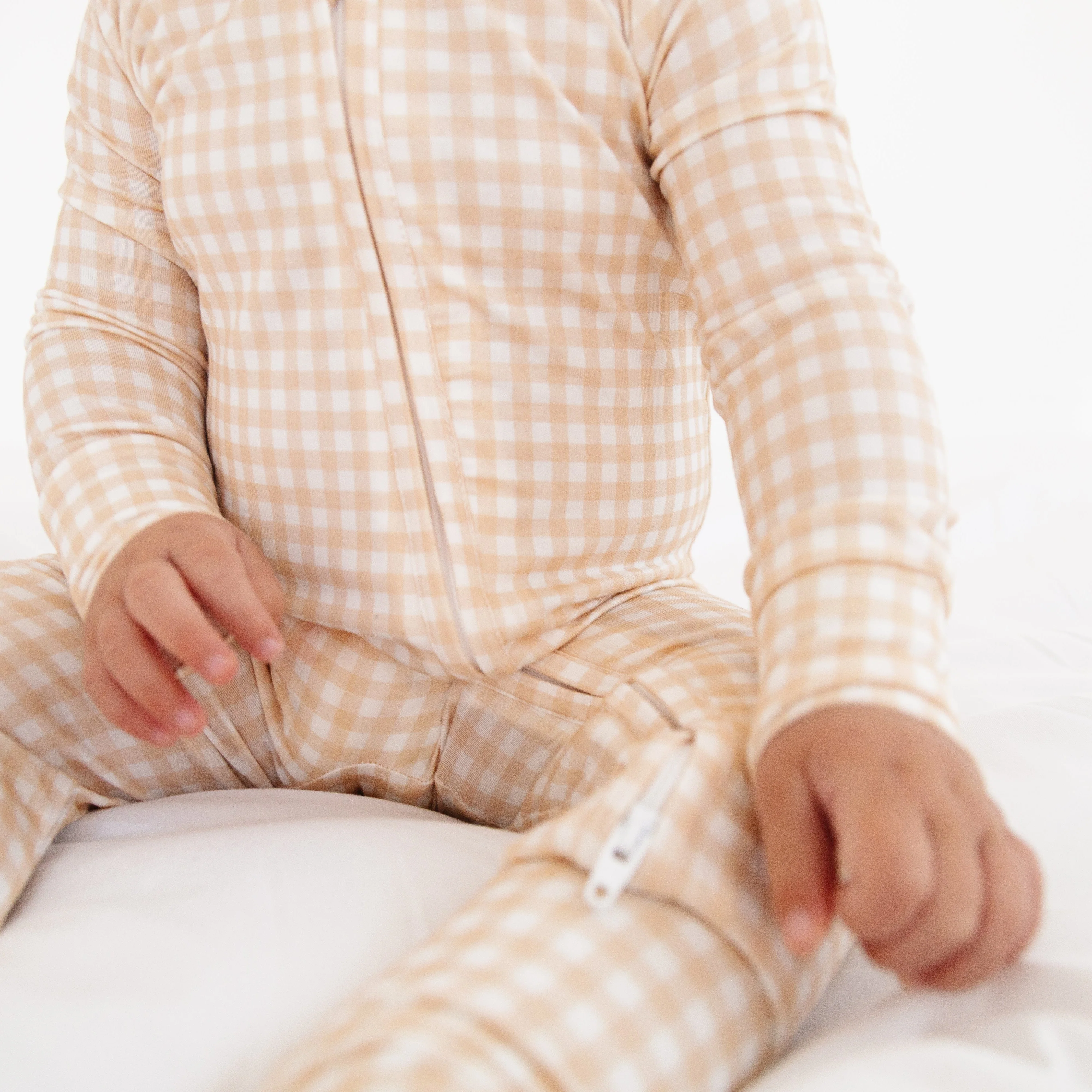 Sandstone Gingham Bamboo Sleeper - Image 7