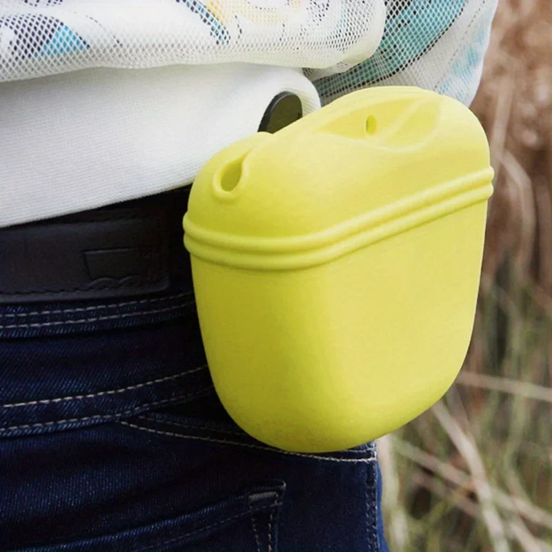 Silicone Dog Treat Bag – Waterproof Portable Training Pouch with Magnetic Clip - Image 2