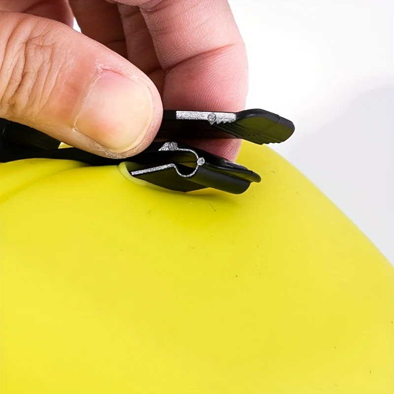 Silicone Dog Treat Bag – Waterproof Portable Training Pouch with Magnetic Clip - Image 5